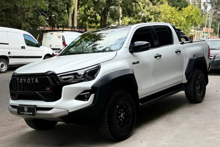 Toyota Hilux Gr 2025